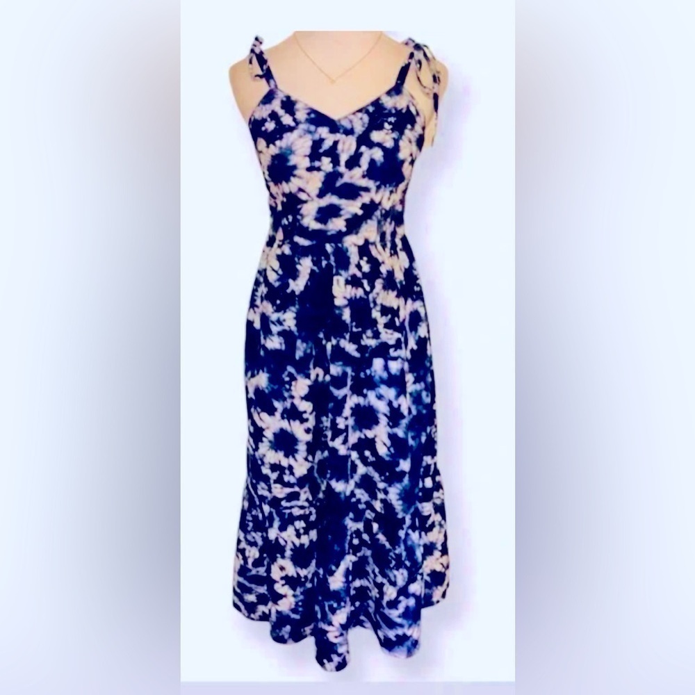 GAP Size 6 Blue Tie Dye Midi Dress- Smocked / Stretch Back, Tie Straps, Lined - Picture 11 of 11